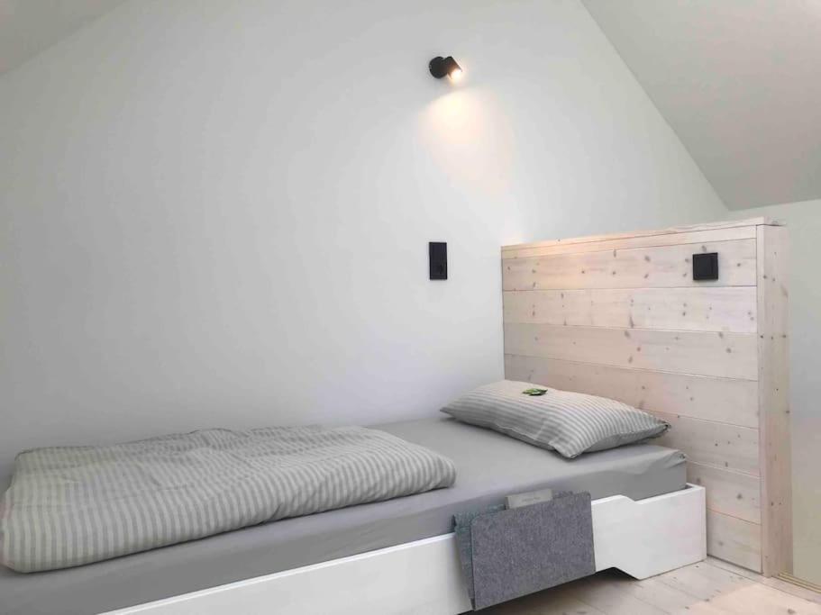 Eifelhausaufzeit-Vulkaneifel-Architekten-Chalet Mit Sauna Im Vulkankrater Immerath Extérieur photo